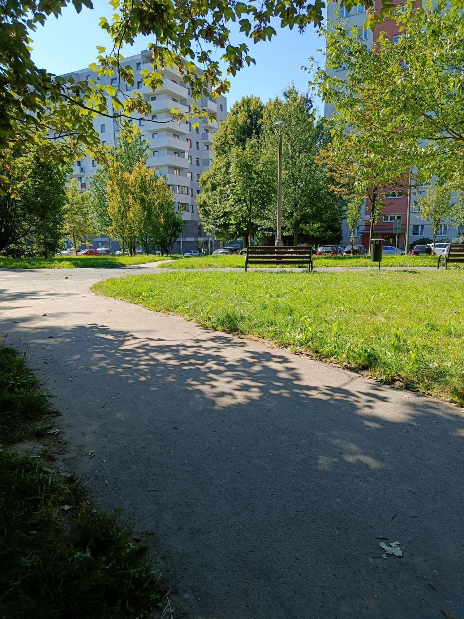 Uroczy Apartament z Garażem Kraków Pokój zdjęcie